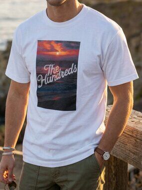 The Hundreds White Short Sleeve Graphic Tee Shirt Mens Beach Sunset Size Large